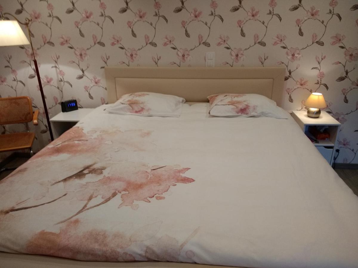 Bed and Breakfast Les Ecureuils Revin  Esterno foto